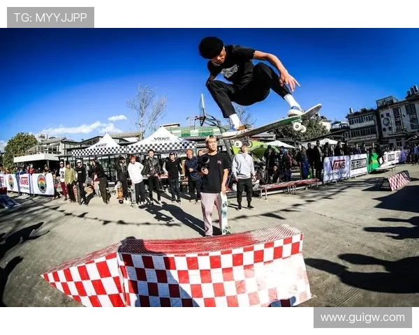 滑板人生的追逐与坚持：周娜的成长与梦想分享